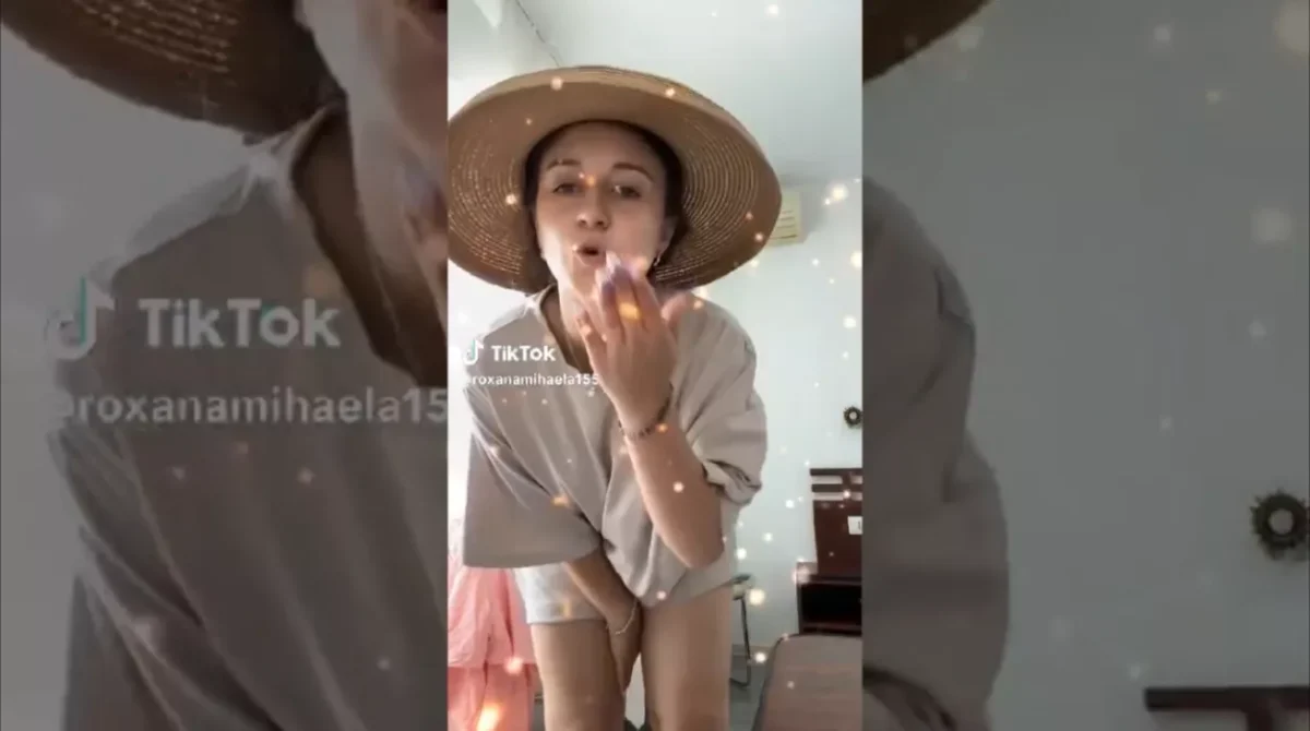 Horă mare la Prefectura Iași! Roxana, purtătoarea de cuvânt, este aruncată din brațele unuia, în brațele altuia. Până la urmă, cine este stăpânul brunetei jucăușe de doar 23 de ani?  – FOTO/EXCLUSIV