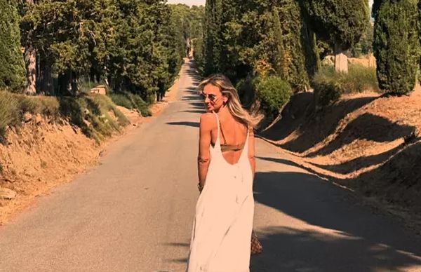 Roxana Ionescu, în costum de baie, prinsă de un coș de baschet! Dani Oțil și Gabriela Prisăcariu au făcut pzoele!