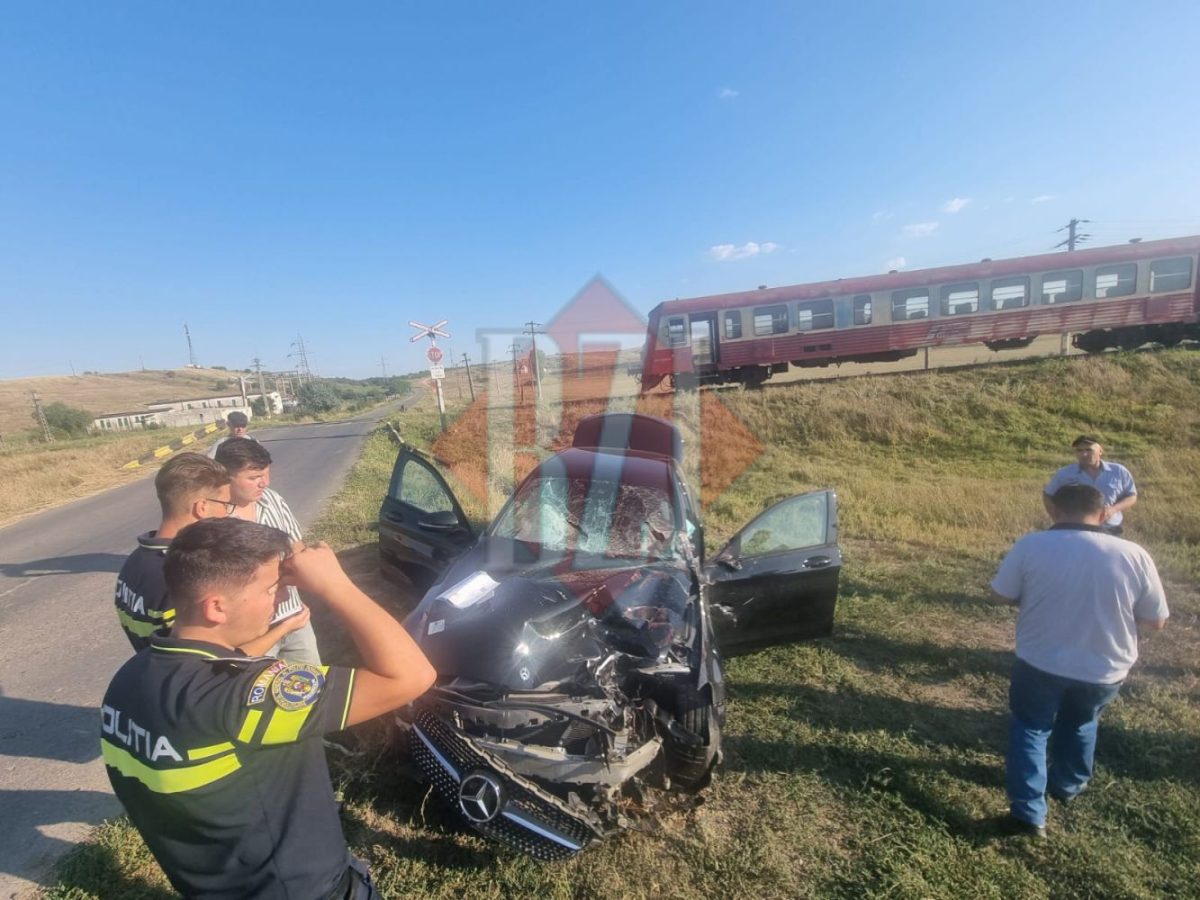 Accident feroviar la Belcești. Un autoturism Mercedes a fost izbit de tren – EXCLUSIV FOTO, UPDATE