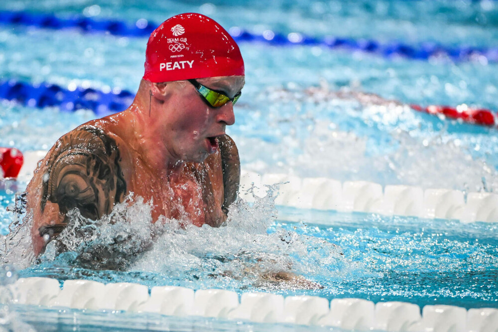 Înotătorul britanic Adam Peaty a susținut că sportivii de la Jocurile Olimpice au găsit viermi în mâncarea lor