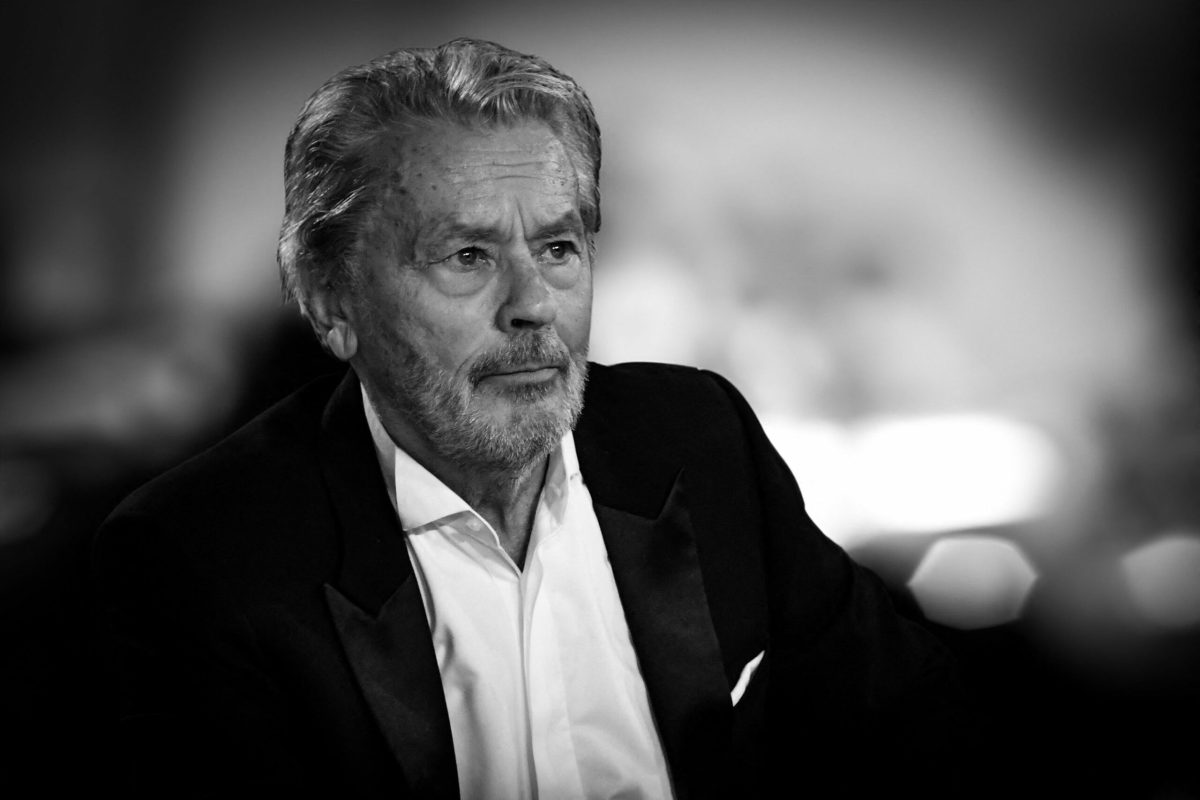Copiii lui Alain Delon refuză să-i îndeplinească ultima sa dorință. Ce le-a cerut actorul