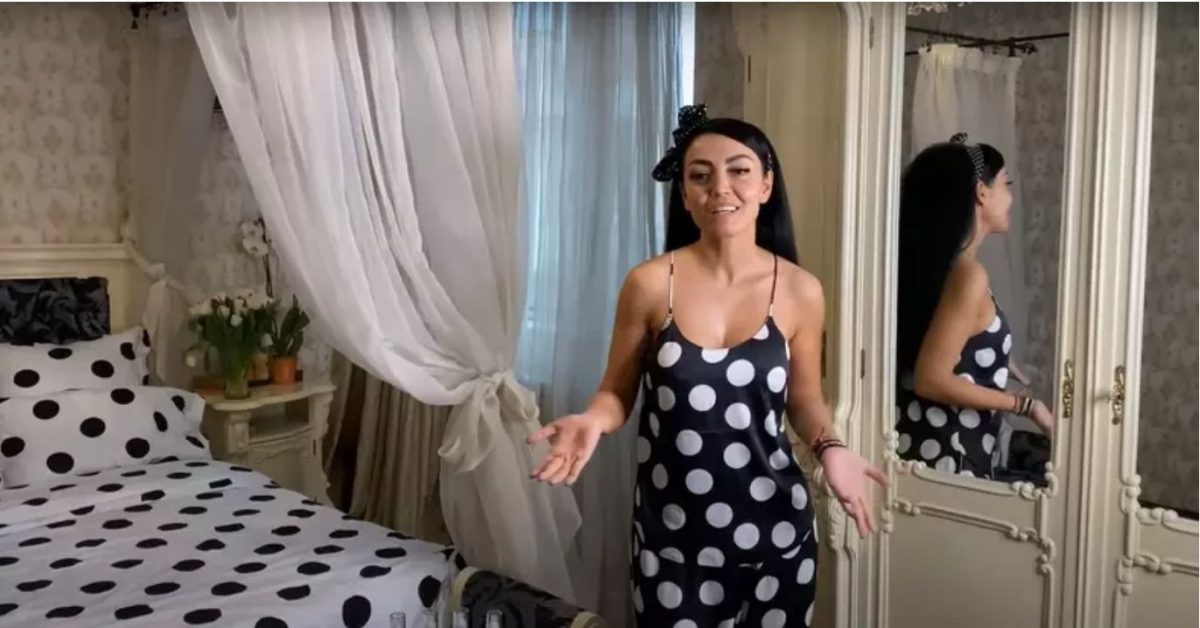 Andreea Mantea locuiește cu fiul ei într-o casă spațioasă. Cum arată locuința vedetei