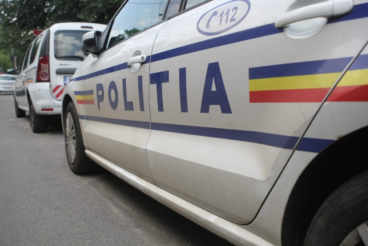 Tânără de 21 de ani reținută pentru furt. Femeia a sustras bani din seiful firmei unde era angajată în perioada de probă