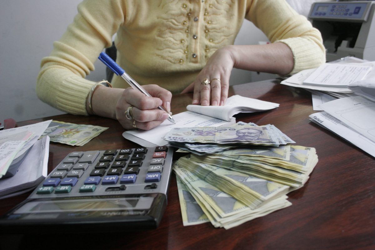 Acești români vor primi banii înapoi de la stat! Guvernul a dat ordin