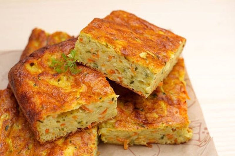 Budincă de dovlecei și brânză. Un desert deosebit de aromat