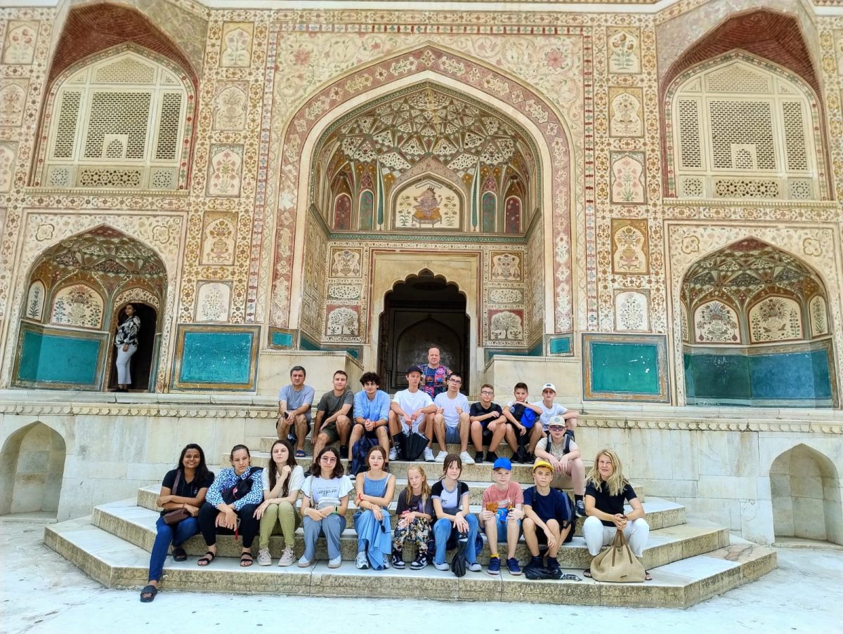 16 elevi ai Colegiului Naţional din Iaşi însoțiți de profesori au reprezentat România la un concurs de matematică, în India. Rezultatele obținute sunt remarcabile