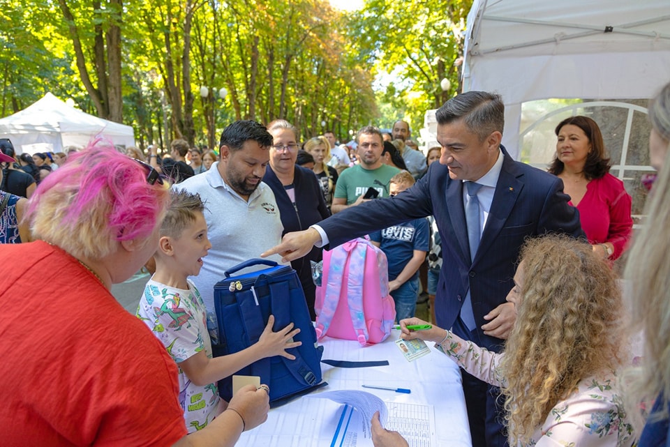 O nouă ediție a acţiunii cultural-caritabile „Copii de nota 10”, în Parcul Expoziției
