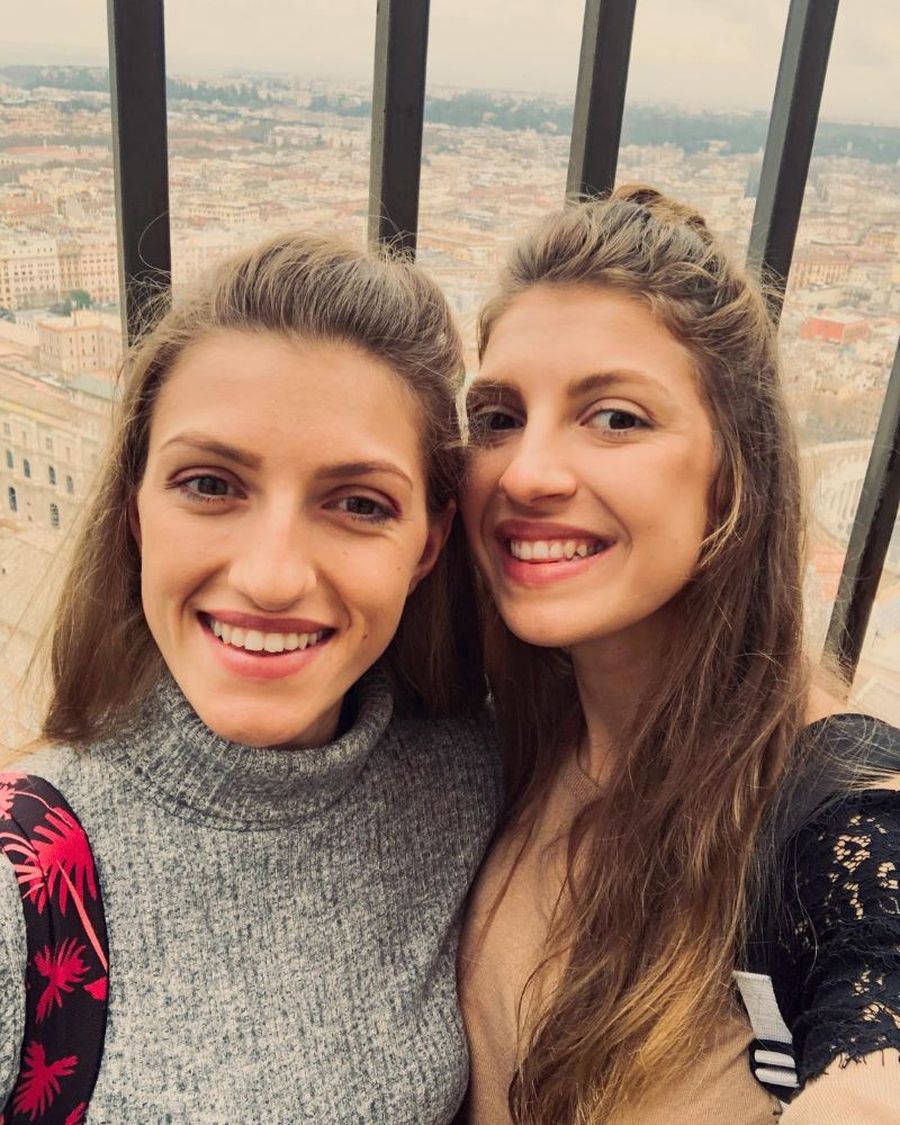 Amalia Bereș s-a întors în satul natal cu medalia de aur și mașina primită de la Ion Țiriac. Sportiva și sora ei vor primi titlul de Cetățean de Onoare a județului Iași: „Mă bucur că ne este, în sfârșit, recunoscută munca”