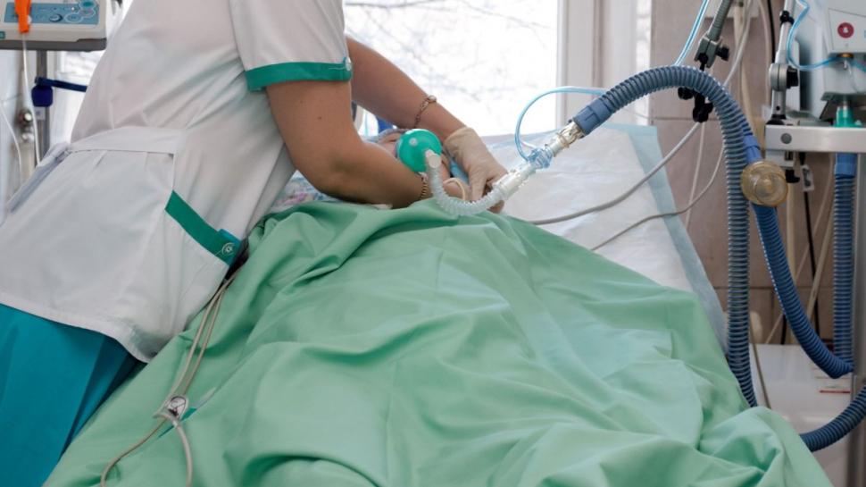 Medic găsit inconștient într-o toaletă din Brașov. Cadrul medical și-a revenit, dar nu a fost audiat