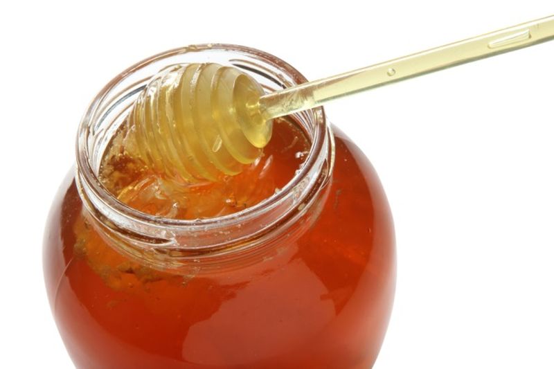 Ce este mierea de mană. Unul dintre remediile naturale pentru durerea de gât și tuse