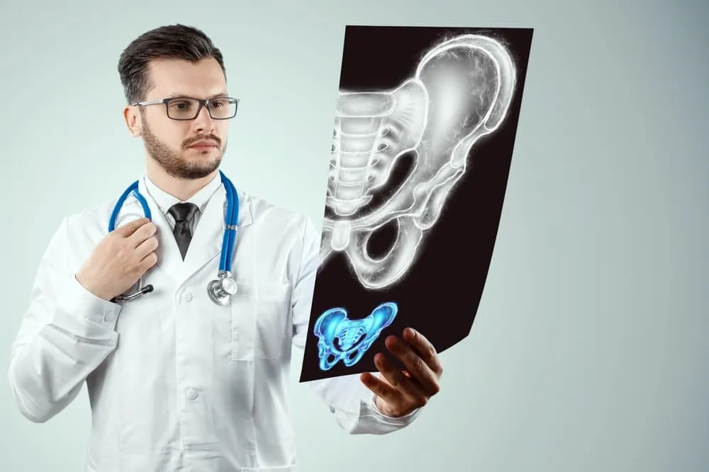Ce este osul sacral sau sacrum? Singurul os din corpul uman alcătuit din 5 vertebre separate