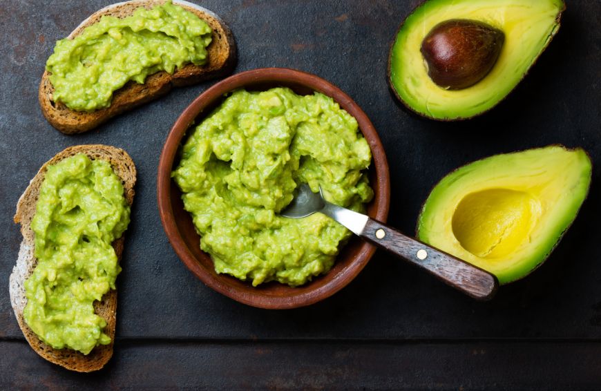 Cum să faci cea mai bună salată de avocado cu usturoi la tine acasă în câțiva pași simpli