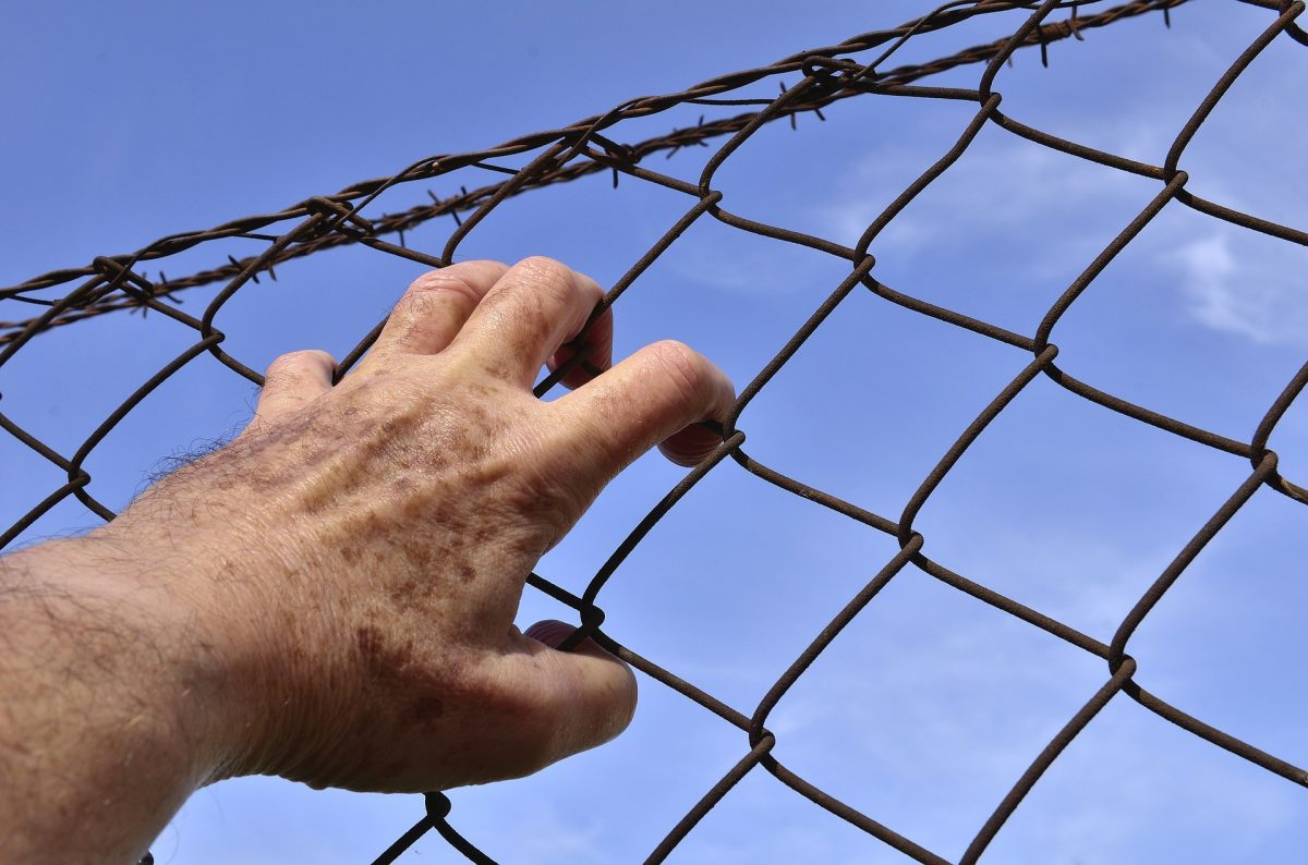 Stare de alertă în România! Un deținut în vârstă de 37 de ani a evadat din penitenciar