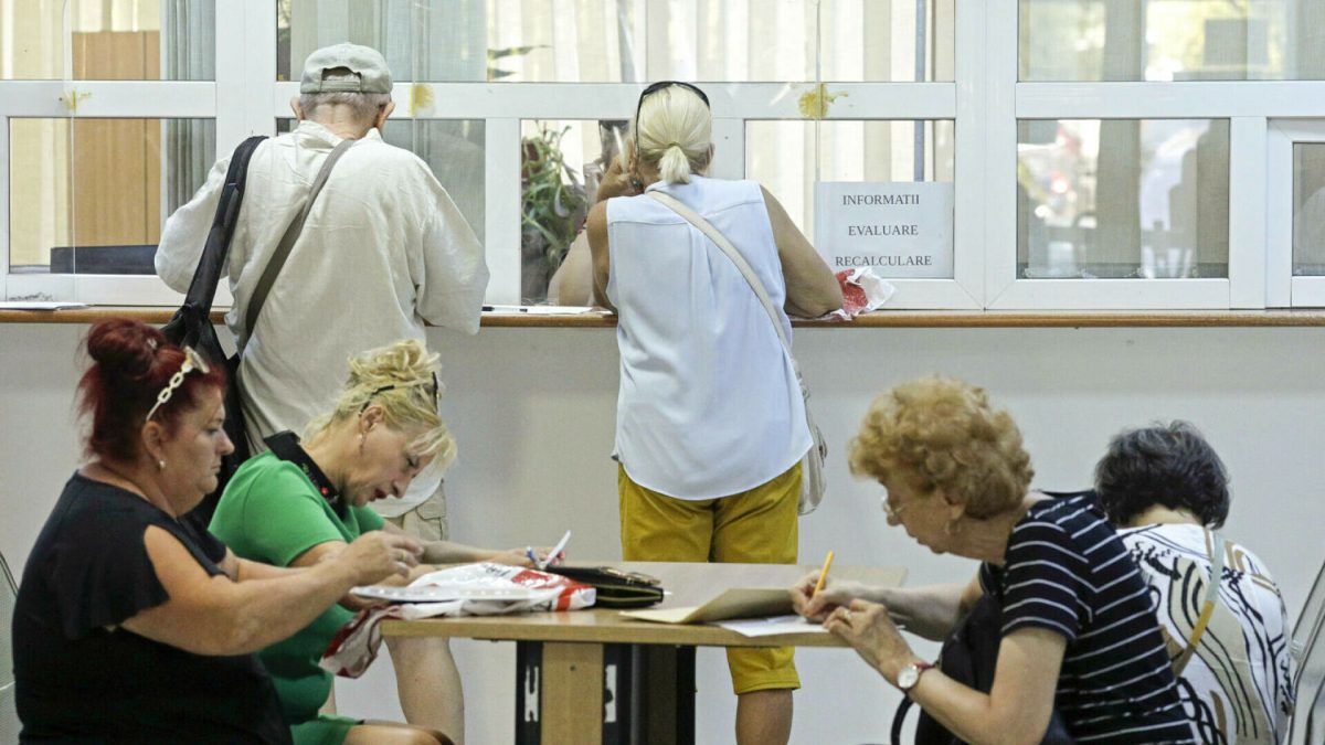 Iată ce impozit va plăti de la 1 octombrie cineva care are pensia de 3.500 de lei