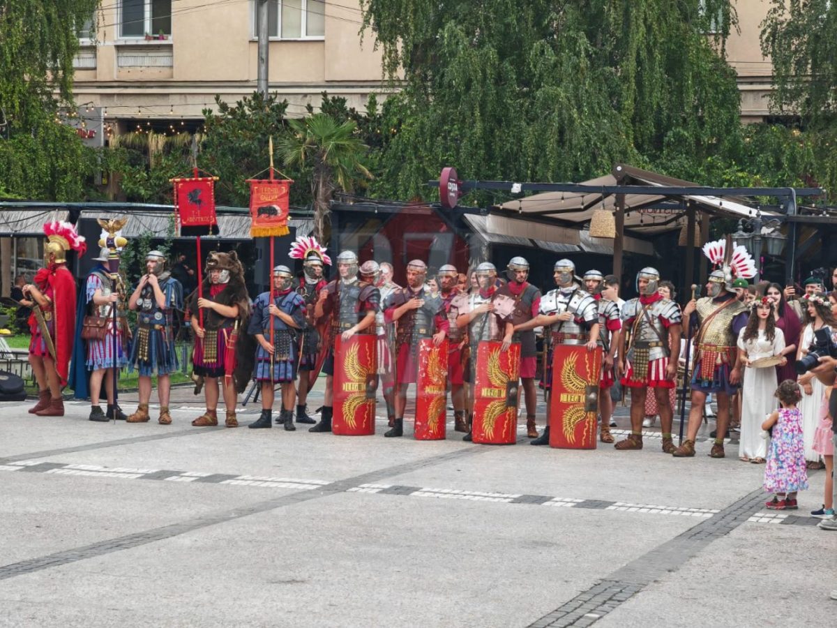 A început Festivalul Istoric Getodava! Sute de ieșeni au venit în Piața Unirii pentru a vedea tradițiile străvechi