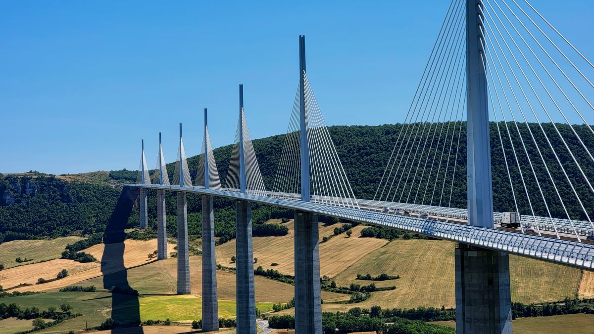 Podul care a modificat granițele Europei. Iată unde se află construcția impunătoare