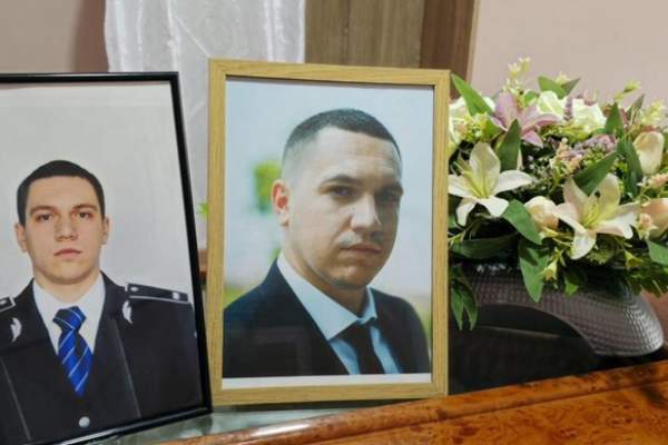 Fratele șefului de poliție, găsit mort în post, în Vâlcea, copleșit de durere. Când va fi condus pe ultimul drum