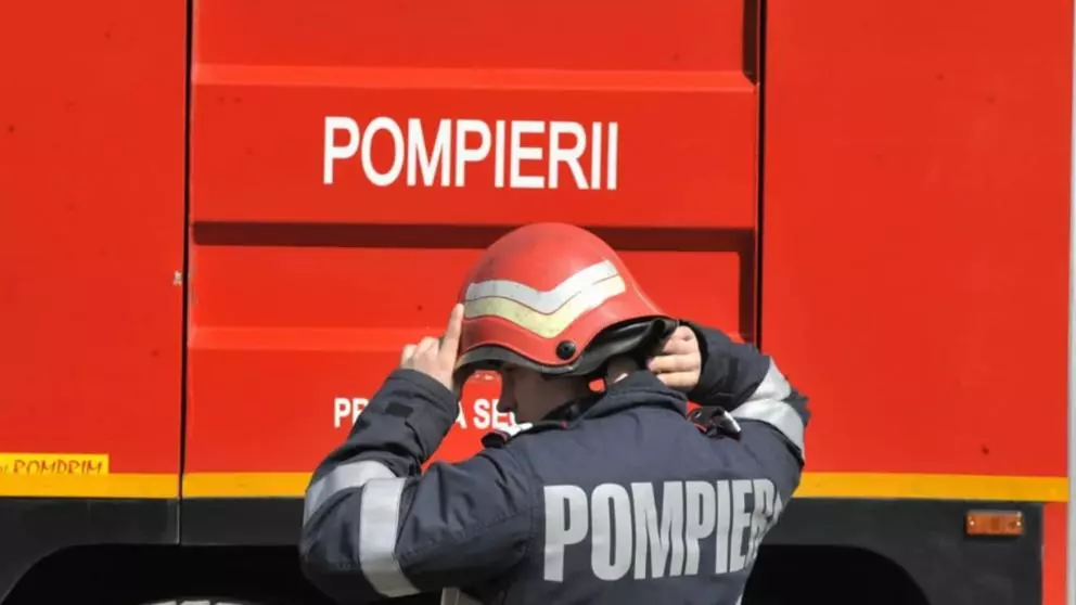 Incendiu grav în Constanța. Un bărbat a decedat, iar fratele său a suferit un atac de panică