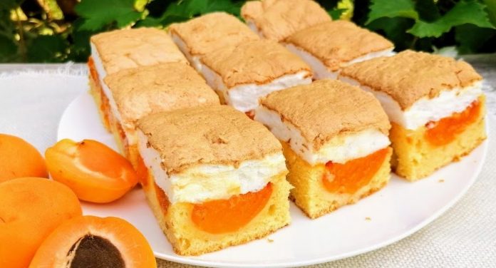 Prăjitura cu caise și bezea, o rețetă simplă, dar absolut delicioasă