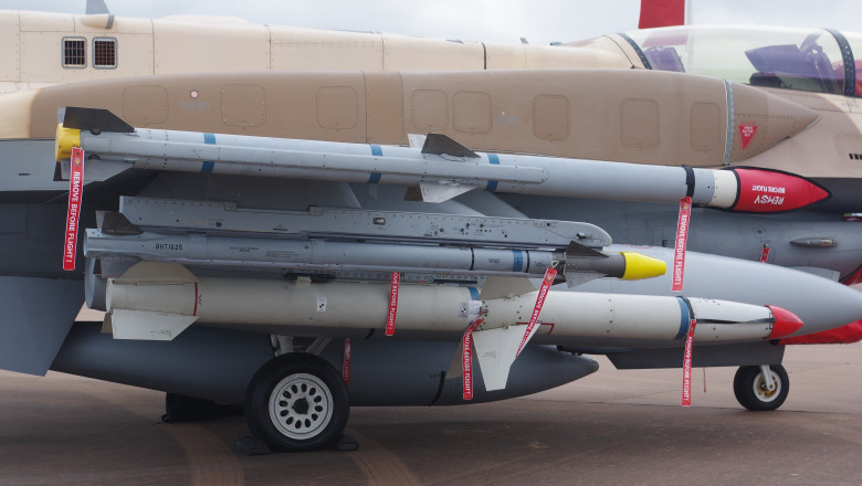 România cumpără rachete AIM-120 AMRAAM din SUA! Valoarea contractului se ridică 180 de milioane de dolari