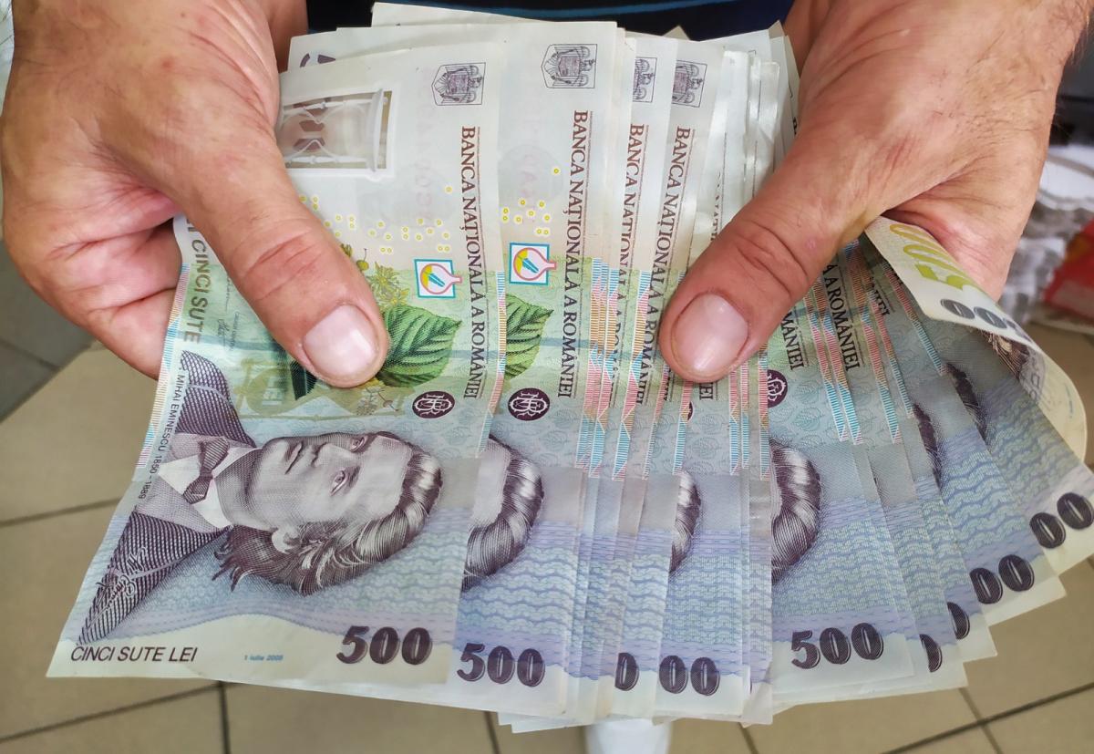 Salariu de 4.800 de lei lunar în România! Se cer doar 8 clase absolvite și primești și bonus