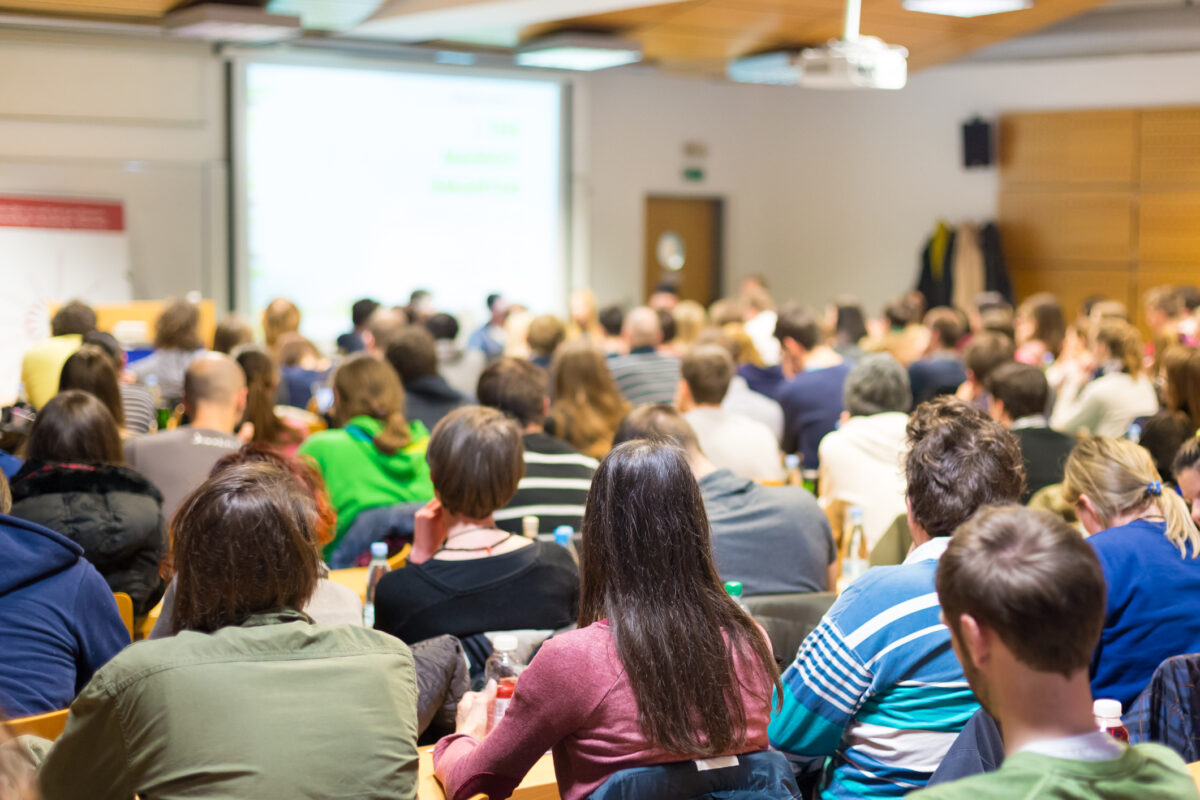 Se desființează o facultate importantă din România! Ce se întâmplă cu studenții înscriși deja