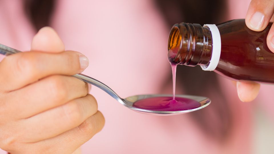 Siropul de tuse care a provocat moartea a sute de copii. Compania farmaceutică trebuie să plătească daune părinților