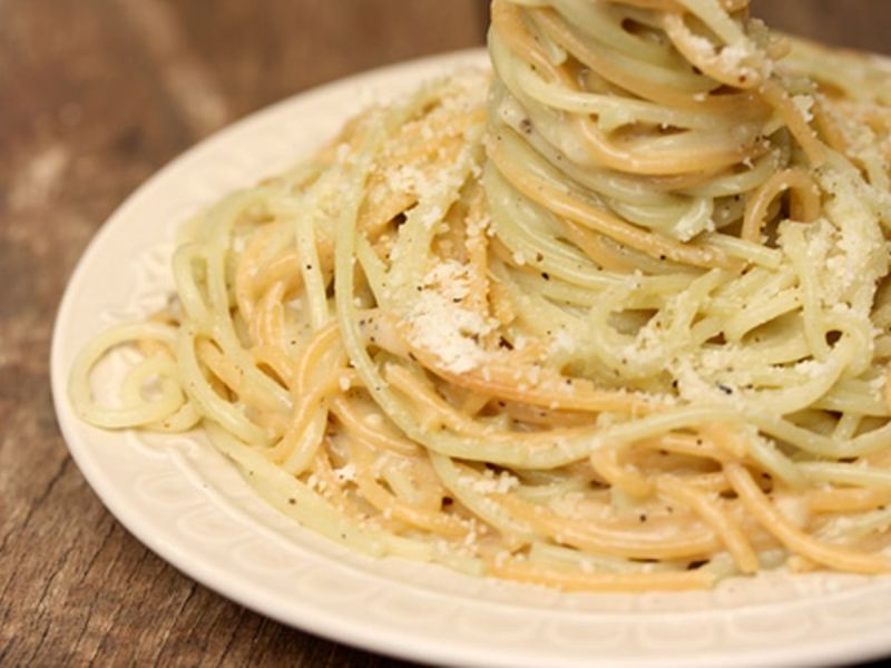Cele mai bune spaghete cu brânză. Rețetă simplă și delicioasă