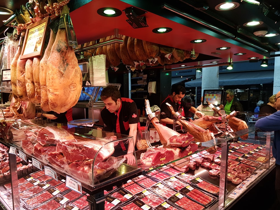 Aceste tipuri de carne măcelarii nu le cumpără din supermarket! Explicațiile te vor face să te gândești de două ori înainte a le achiziționa