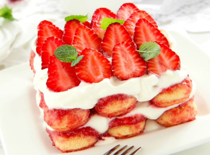 Tiramisu cu căpșuni –  O variantă fresh a unui desert italian clasic