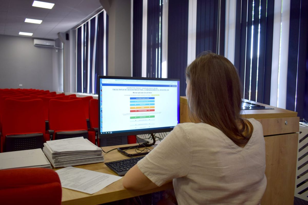 Succesul din vară de la admitere, confirmat de cifrele din toamnă: patru facultăți nu mai au locuri disponibile, iar Ministerul Educației a aprobat suplimentarea de locuri bugetate pentru TUIASI