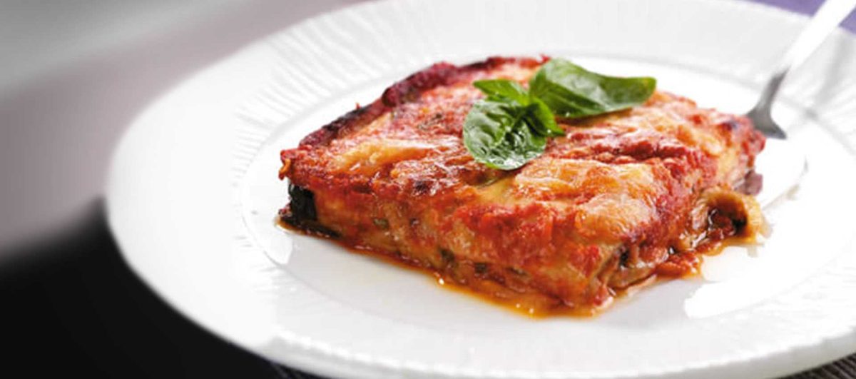 Vinete Parmigiana – un prânz delicios ce combină bucătăria italiană cu aromele clasice românești