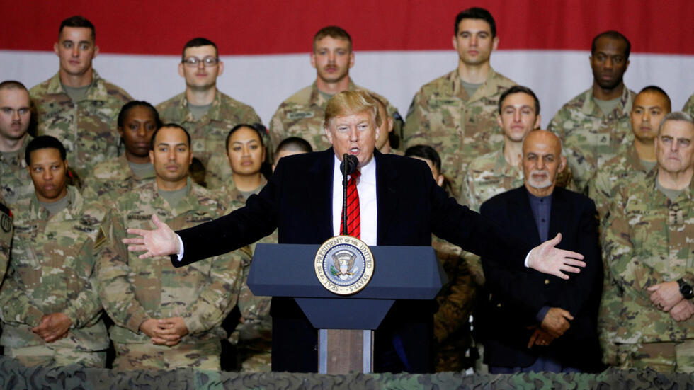 Cum ar fi negociat Donald Trump plecarea din Afganistan: ”I-a dat talibanului o poză cu casa în care stă spunându-i să nu rănească niciun american!” – VIDEO