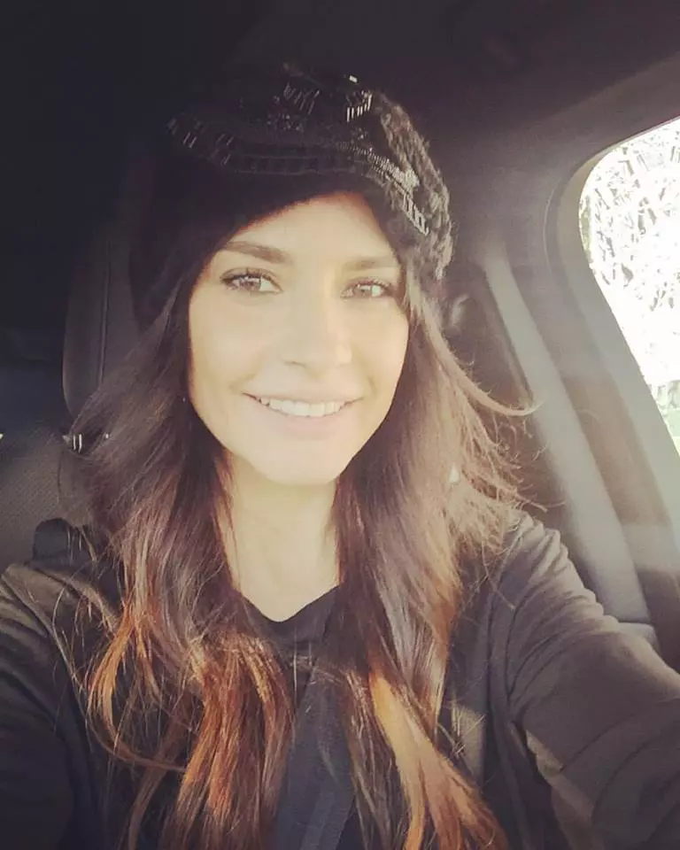 Imagini cu Adelina Chivu de când prezenta știrile la Antena 1. Ce nume avea când s-a lansat în presa din România