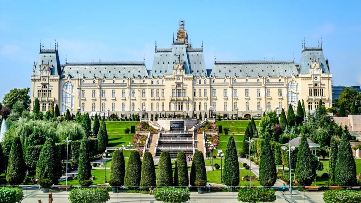 Cătălin Răducanu aduce magia pianului și țambalului într-un concert, la Palatul Culturii din Iași
