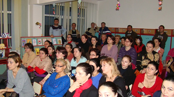 Părinţii riscă amenzi de 5.000 de lei dacă fac asta! Ce prevede noul regulament educaţional