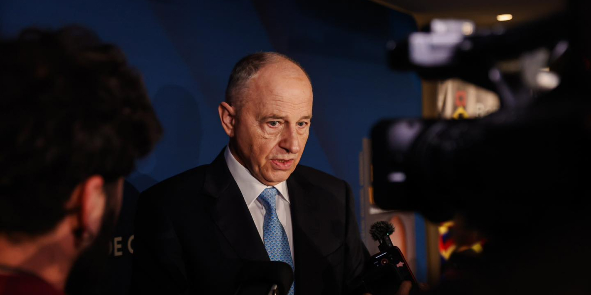O mică firmă deținută de Dima Șamata, prietenul lui Mircea Geoană a reușit să-și crească cifra de afaceri de 25 de ori! A primit multe contracte de la MApN pe filiera NATO
