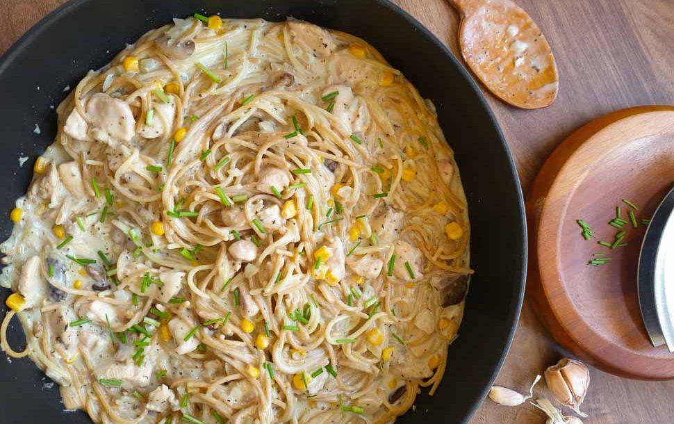 Cum să faci cele mai gustoase spaghete cu sos alb! O combinație irezistibilă și ușor de făcut!