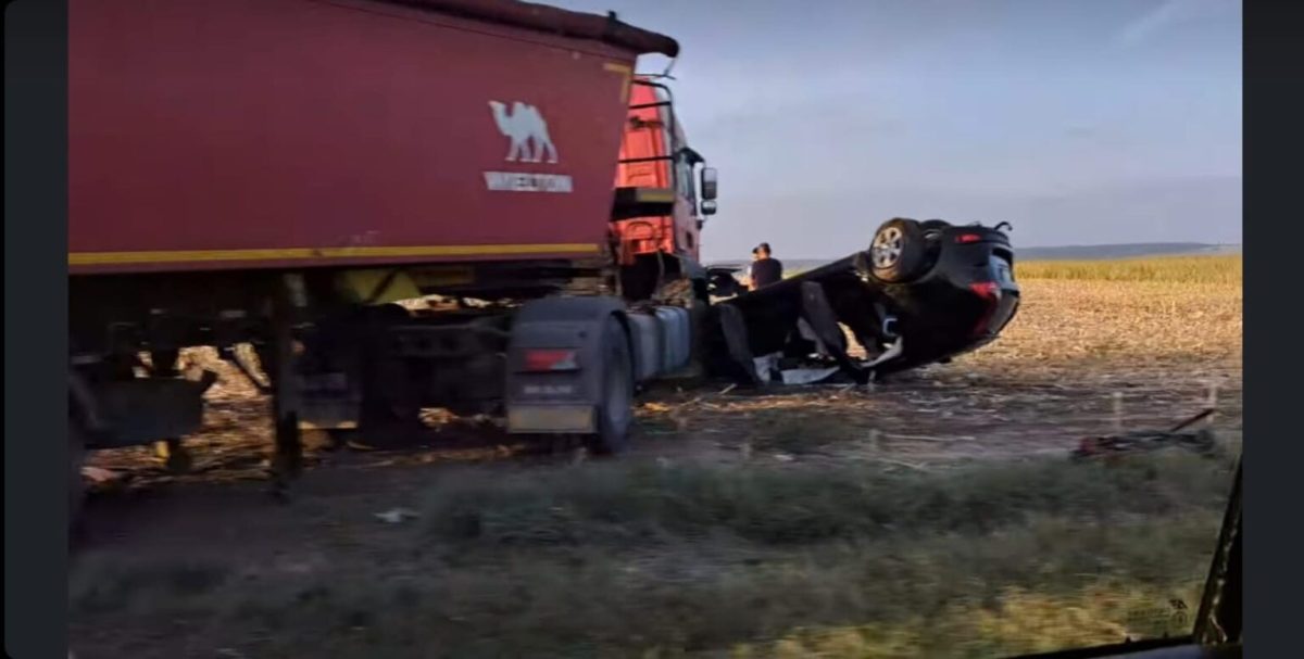 Accident rutier la Târgu Frumos! Un bărbat a fost rănit în urma coliziunii dintre un autoturism și un camion