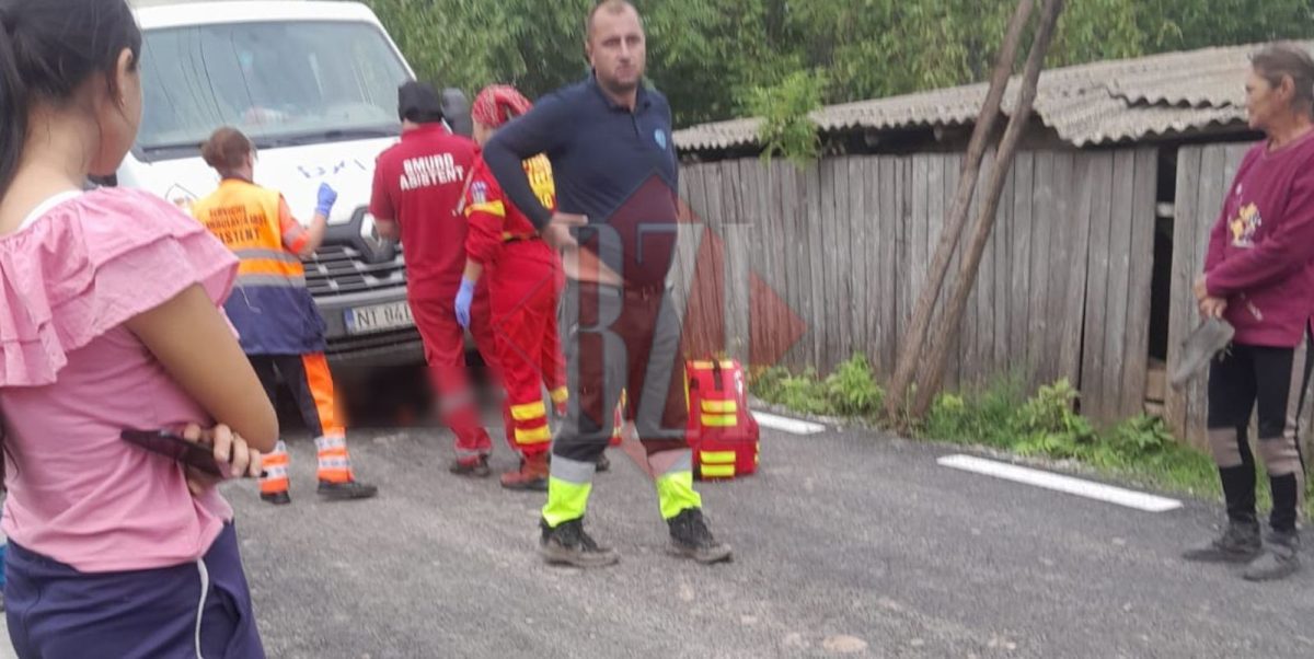 Accident mortal la Cozmești. O femeie a fost lovită de o autoutilitară. Elicopterul SMURD a intervenit, însă efortul medicilor a fost în zadar – EXCLUSIV