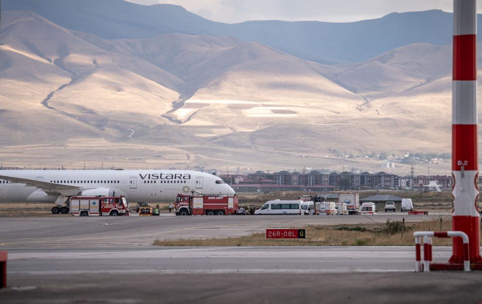 Un avion a efectuat o aterizare de urgenţă în estul Turciei din cauza unei alerte cu bombă