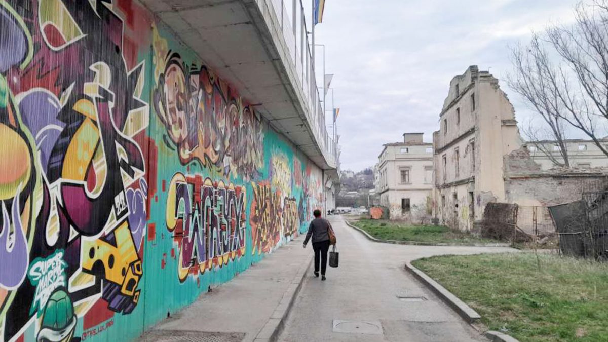 Bridge Delivery 2024 dă culoare Pasajului „Octav Băncilă”. Iașul devine epicentrul creativității și al artei urbane: „Este cea mai mare ediție, avem și artiști internaționali”