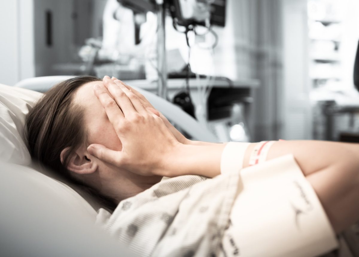 Cele 6 simptome comune ale cancerului de colon la tineri. A devenit principala cauză de mortalitate în ultimii ani
