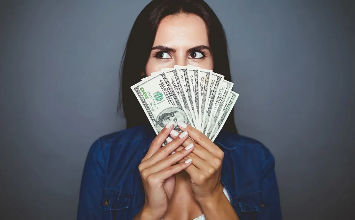 Prima țară care voia să renunțe la numerar s-a răzgândit: Motivul pentru care Banca centrală a Suediei dorește să mențină accesul la cash