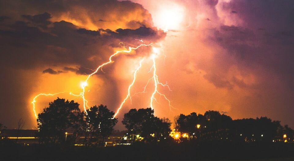 Cod Galben de furtuni în Moldova și în alte zone ale țării! Județele vizate de alerta meteorologilor