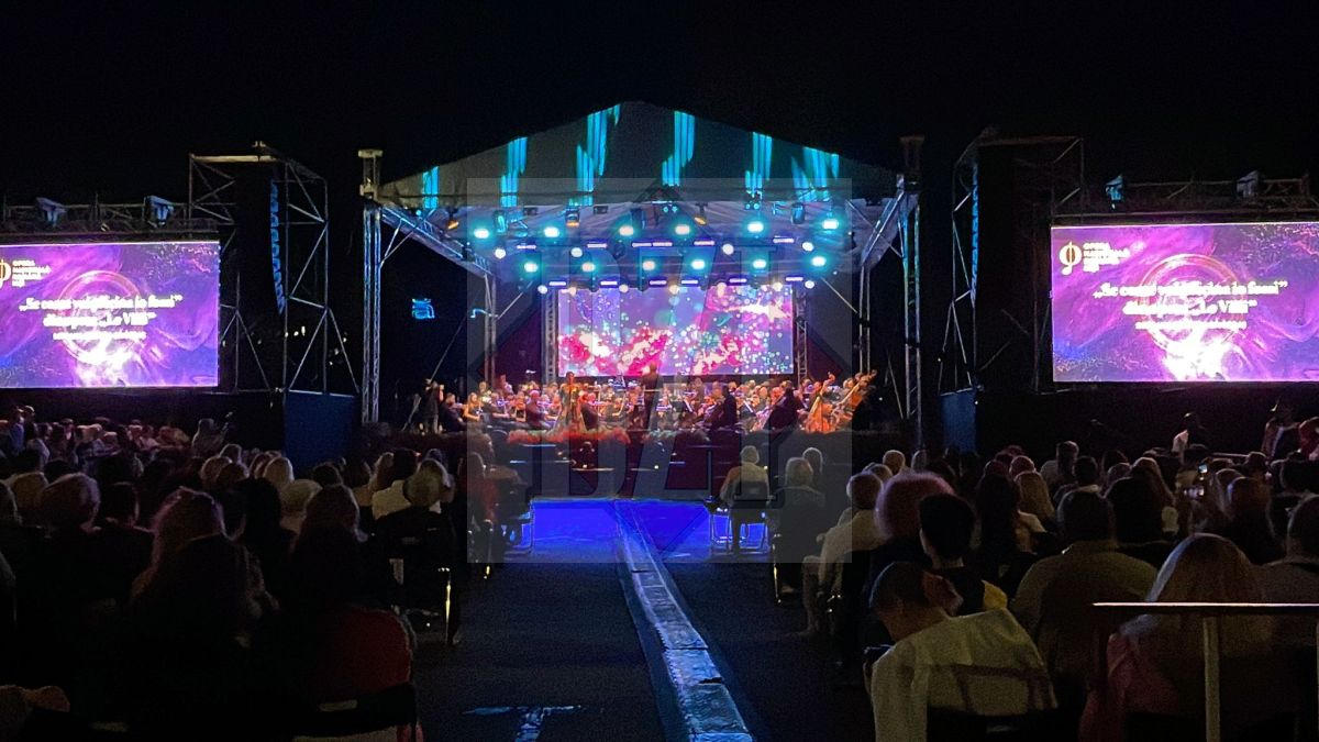 A început deschiderea stagiunii 2024 – 2025 a Operei Naționale Române Iaşi! Sute de oameni sunt prezenți la eveniment – FOTO, VIDEO, UPDATE