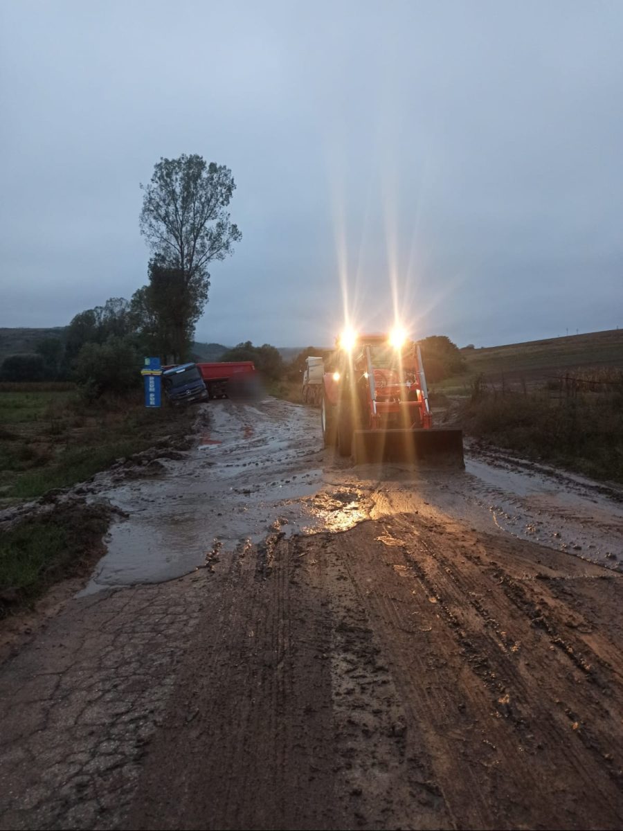 Drumuri închise din cauza condițiilor meteo