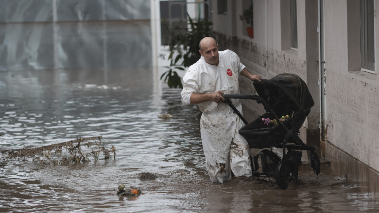 Fenomene meteo extreme în 90 de localități din România. Sute de persoane au avut nevoie de ajutor la Iași și în alte 27 de județe – UPDATE