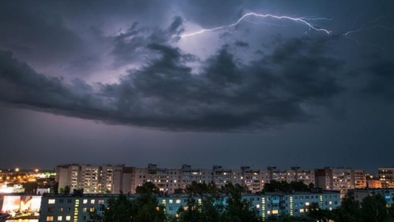 Furtunile lovesc puternic România! Harta județelor vizate de noi alerte meteorologice