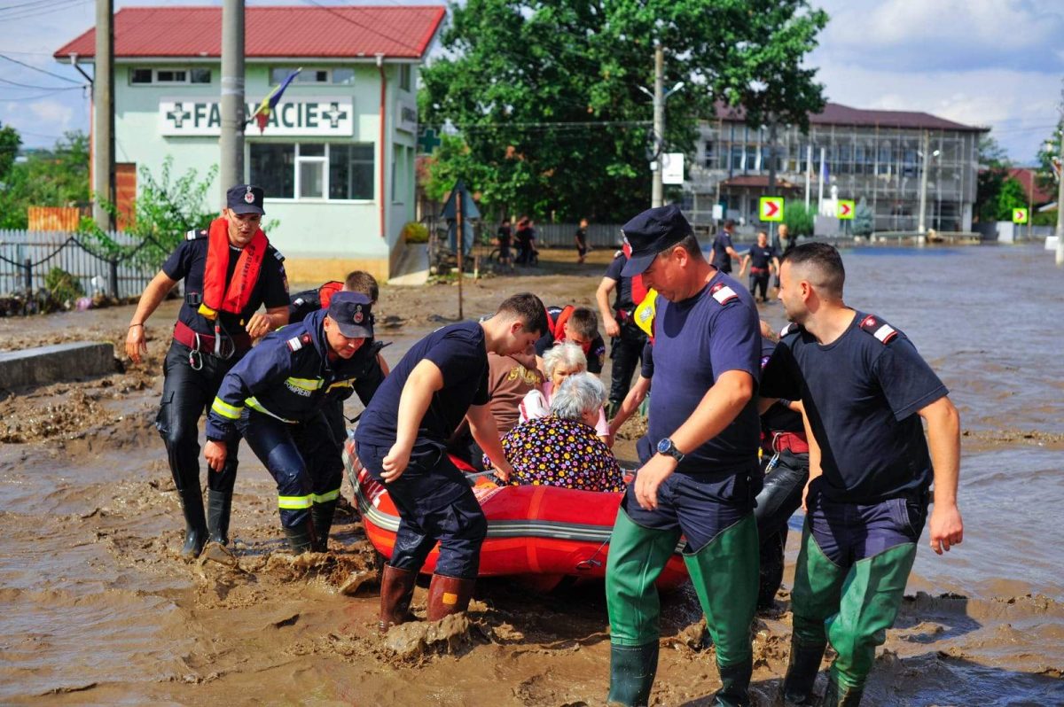 Scene apocaliptice în Galați! Ciclonul Boris a provocat tragedii de proporții. După retragerea apelor, oamenii și-au găsit animalele moarte în curți: „E un dezastru”